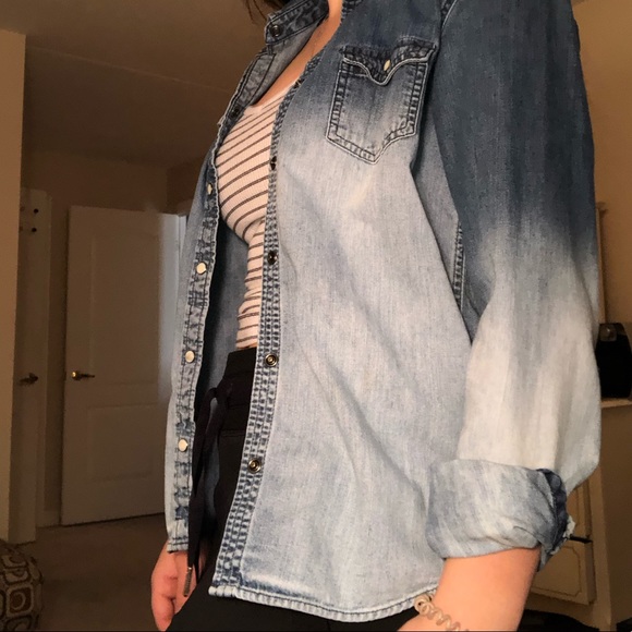 AMERICAN EAGLE denim jacket - Picture 3 of 5